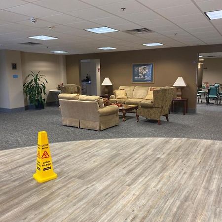 Collins Inn & Suites ภายนอก รูปภาพ
